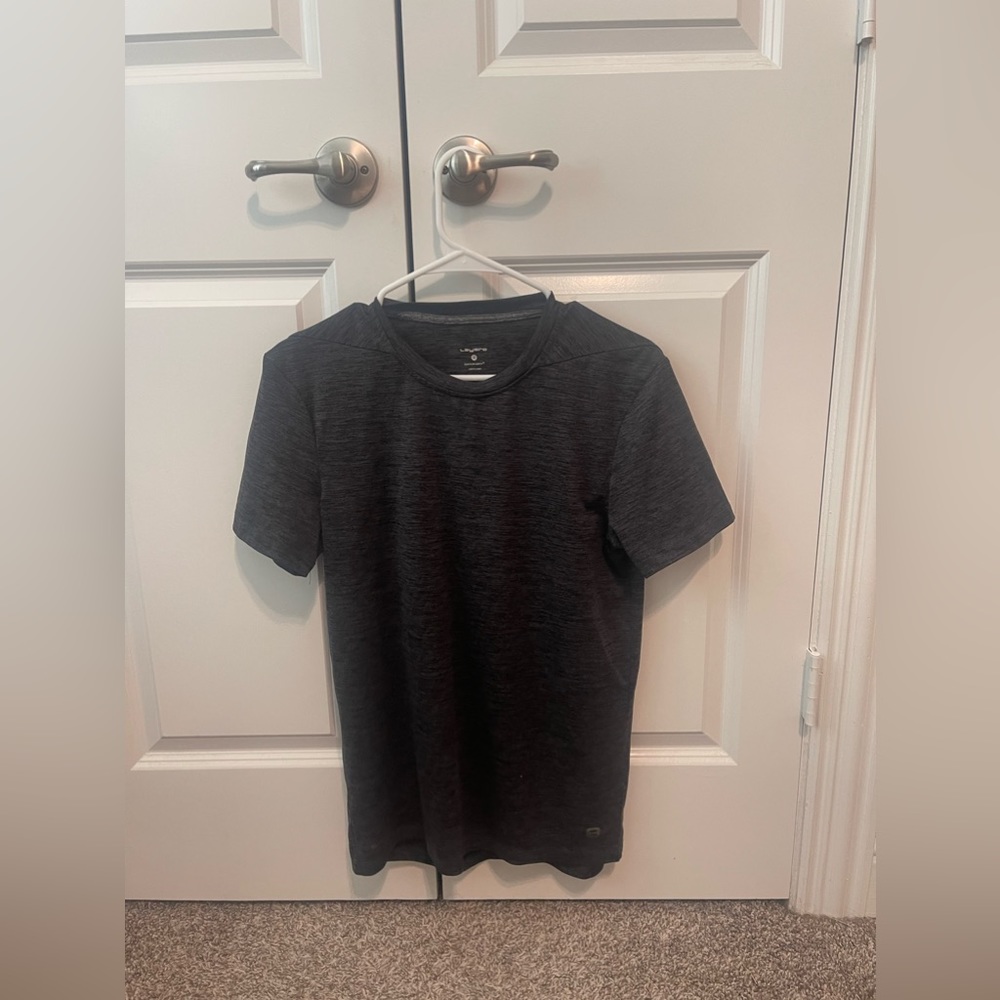 Lightweight athletic tee